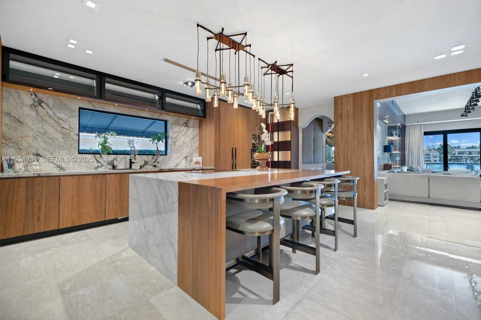 Small Image of 176 SOUTH HIBISCUS DRIVE, Miami Beach Number 20