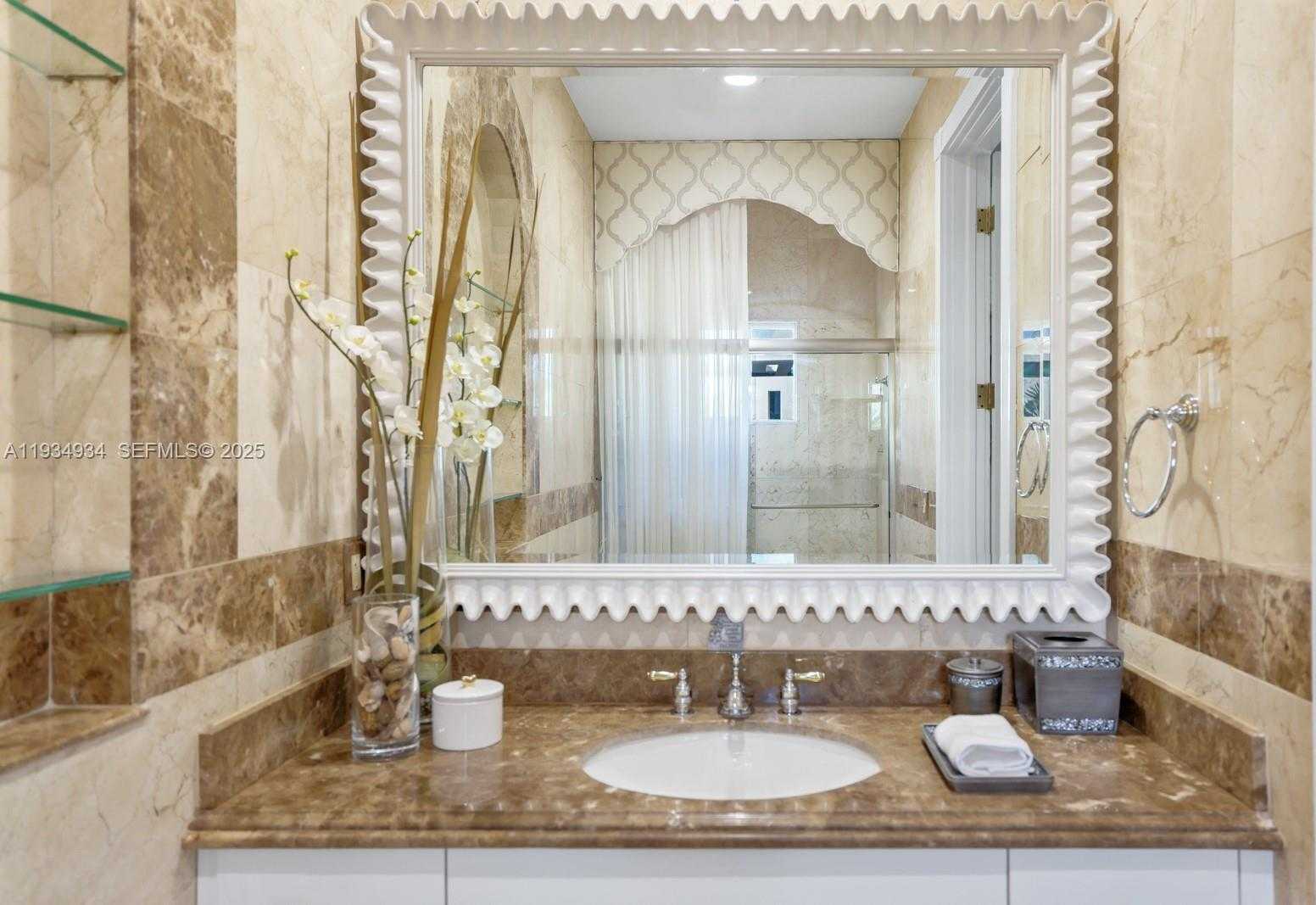 Small Image of 176 SOUTH HIBISCUS DRIVE, Miami Beach Number 38