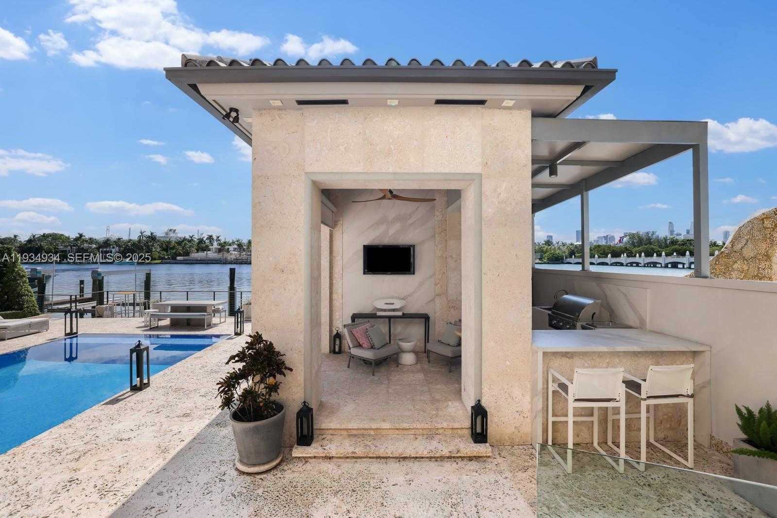Small Image of 176 SOUTH HIBISCUS DRIVE, Miami Beach Number 43