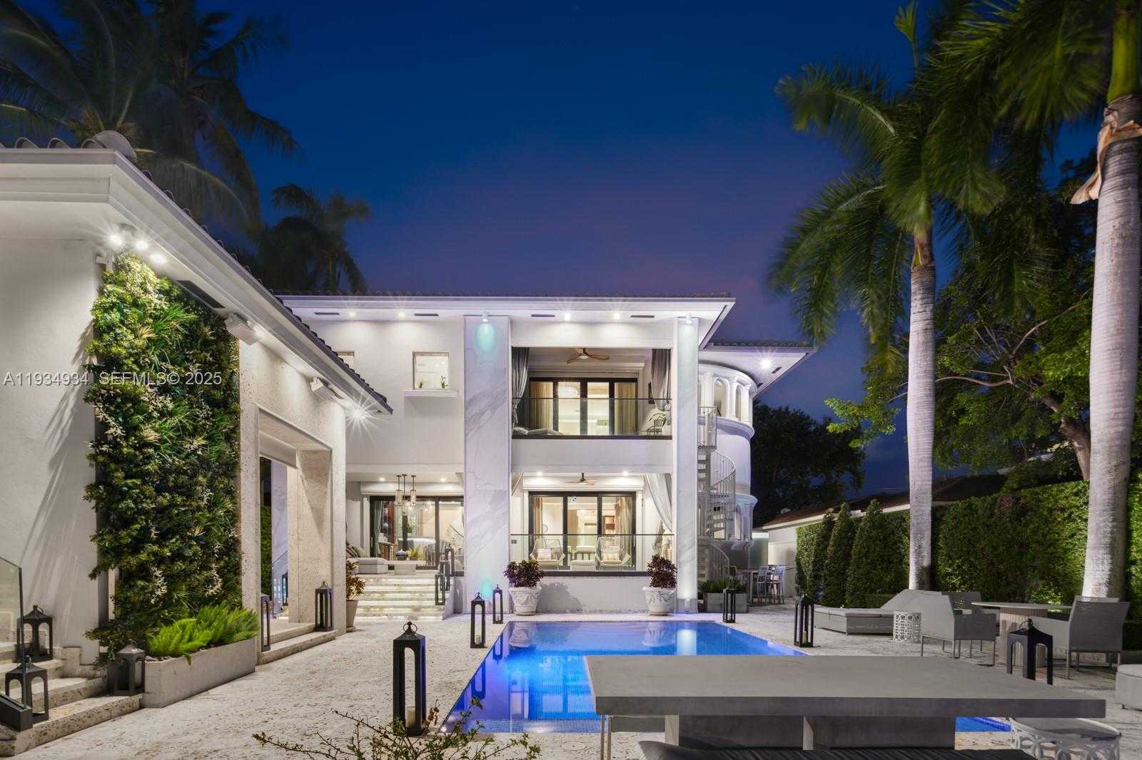 Small Image of 176 SOUTH HIBISCUS DRIVE, Miami Beach Number 50