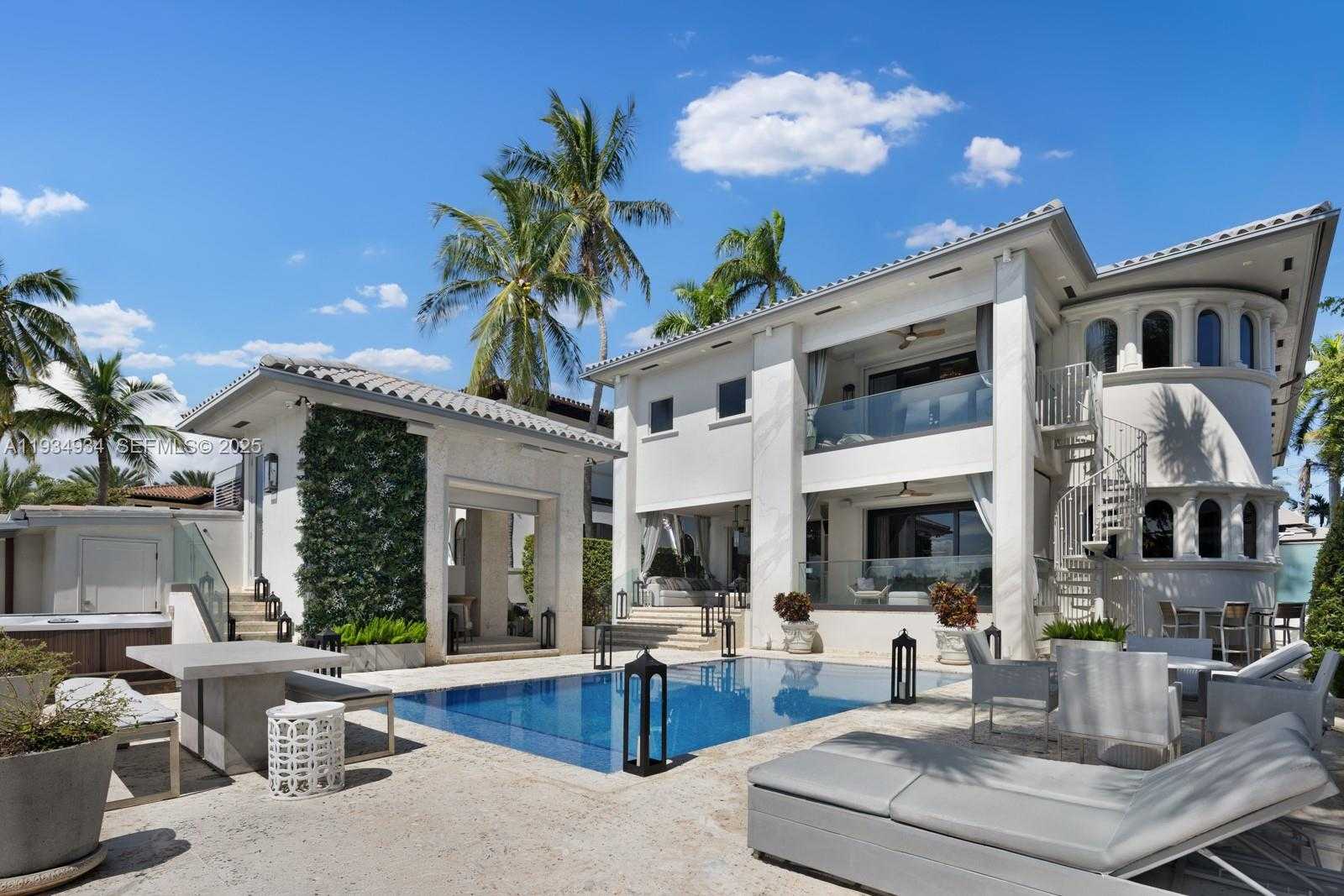 Small Image of 176 SOUTH HIBISCUS DRIVE, Miami Beach Number 9