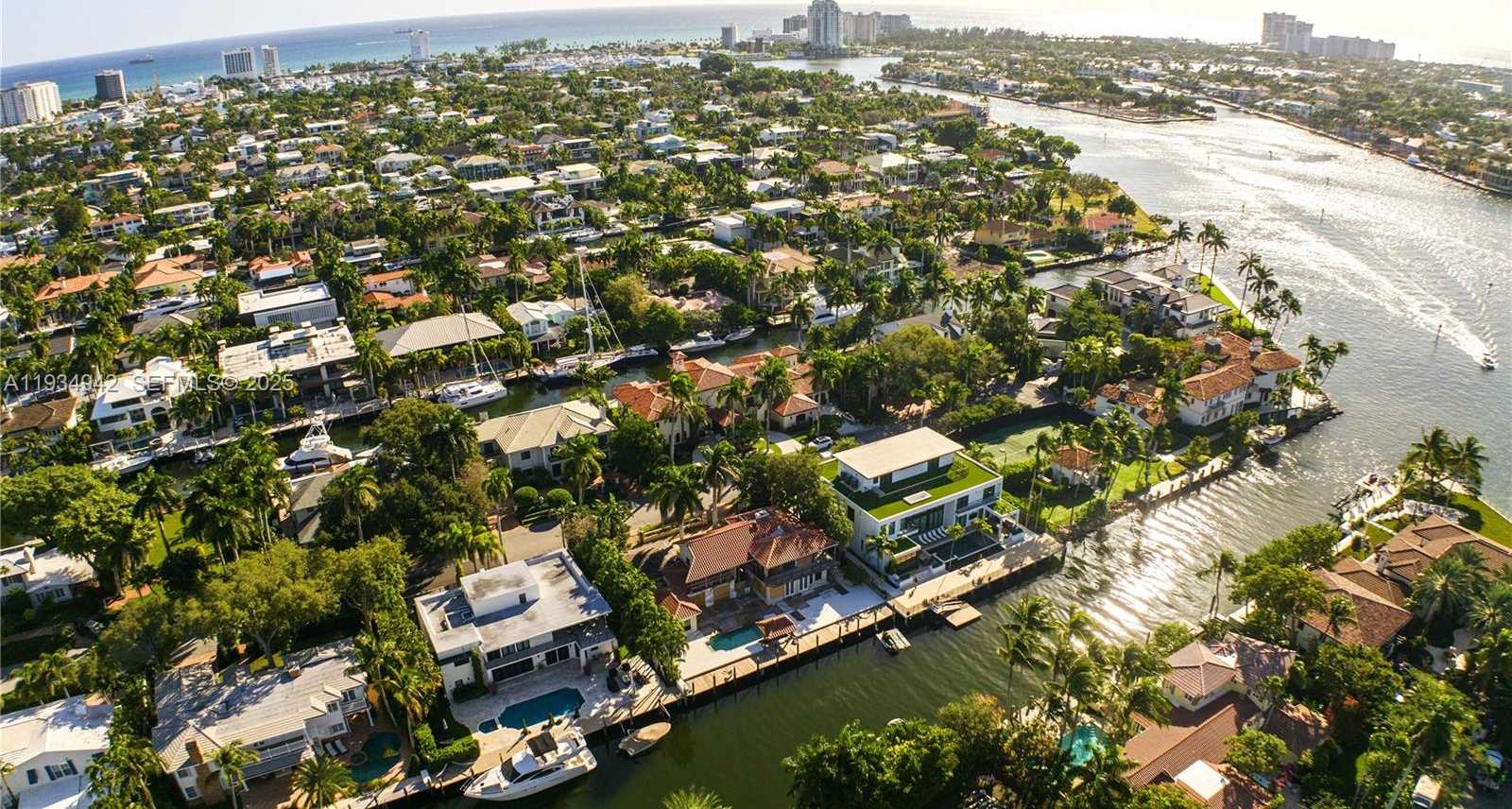 Small Image of 625 CORAL WAY, Fort Lauderdale Number 4