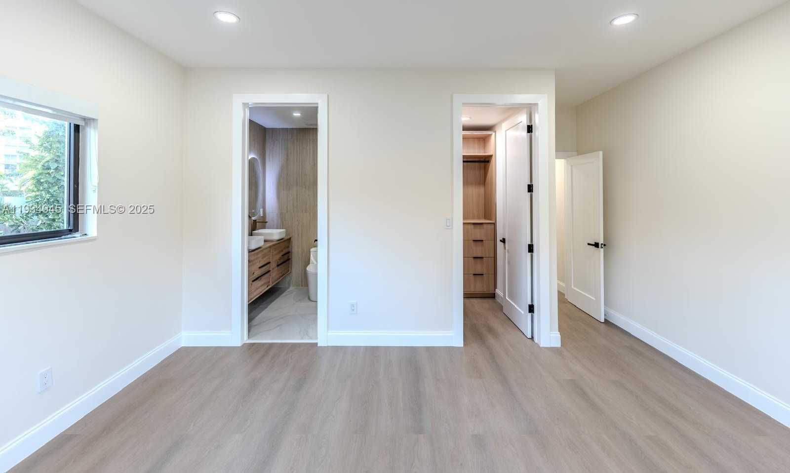 Small Image of 4144 ALTON RD, Miami Beach Number 11