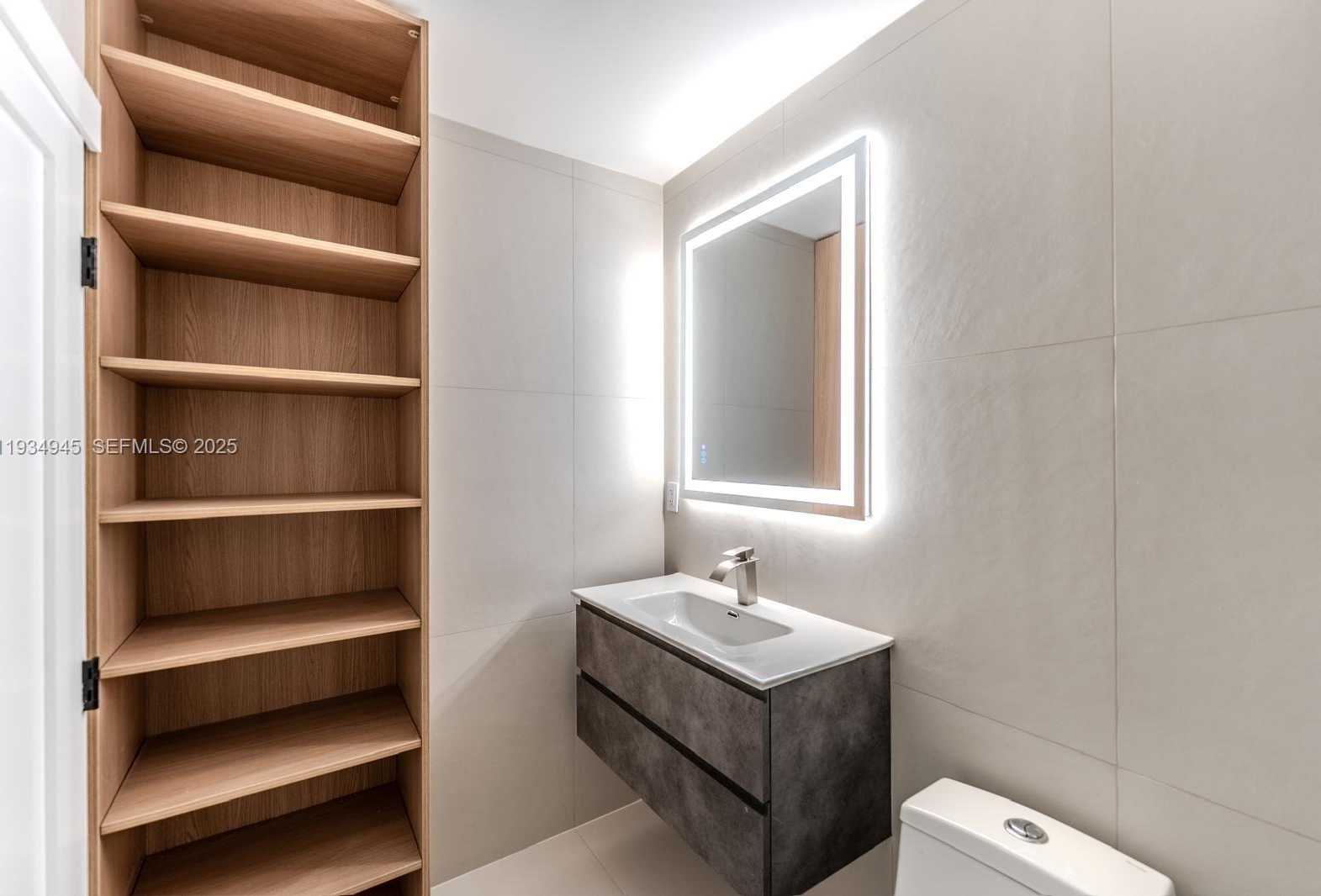 Small Image of 4144 ALTON RD, Miami Beach Number 16