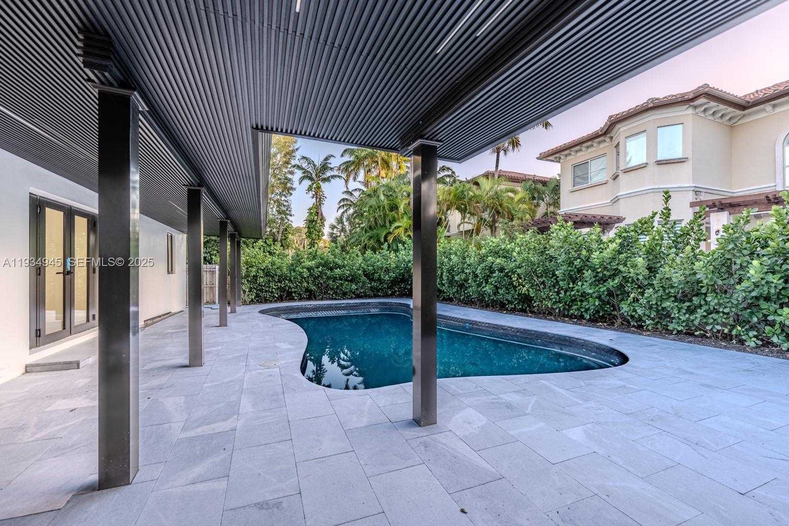 Small Image of 4144 ALTON RD, Miami Beach Number 6