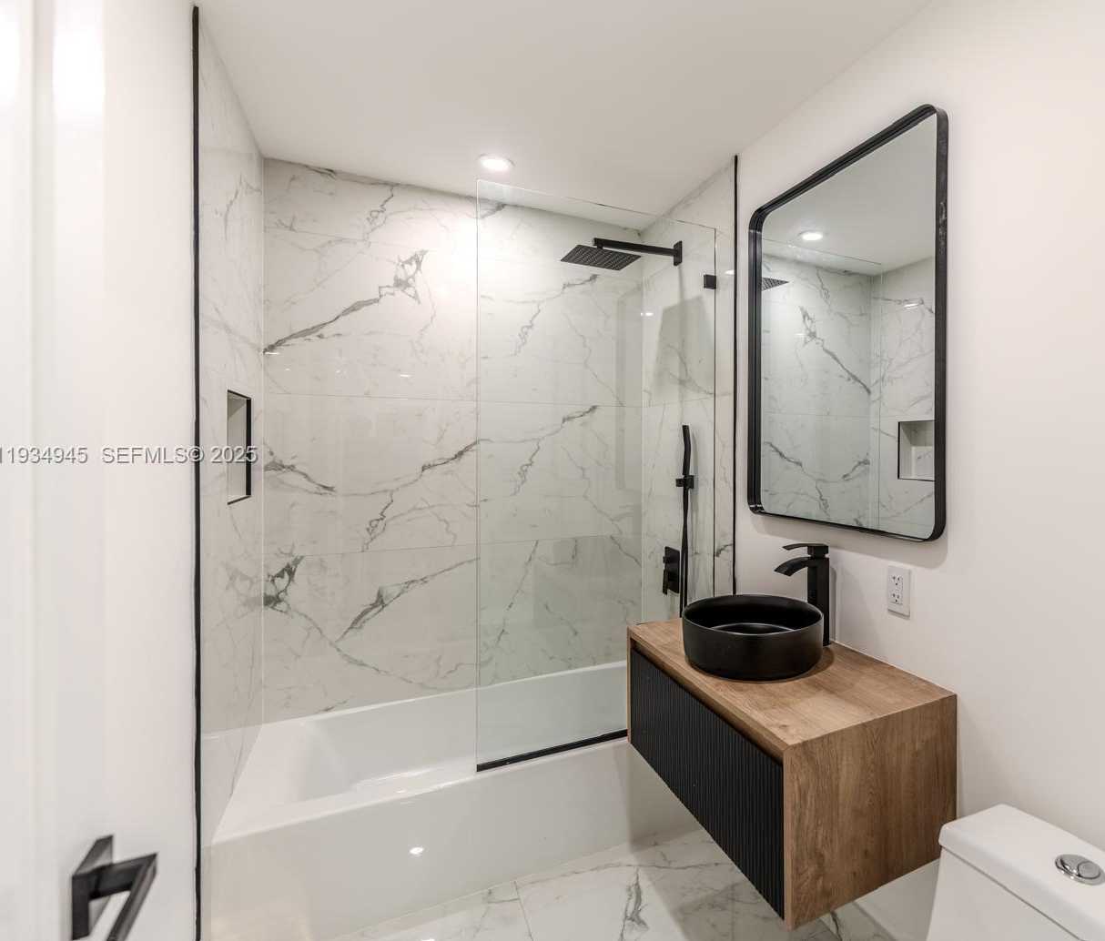 Small Image of 4144 ALTON RD, Miami Beach Number 9