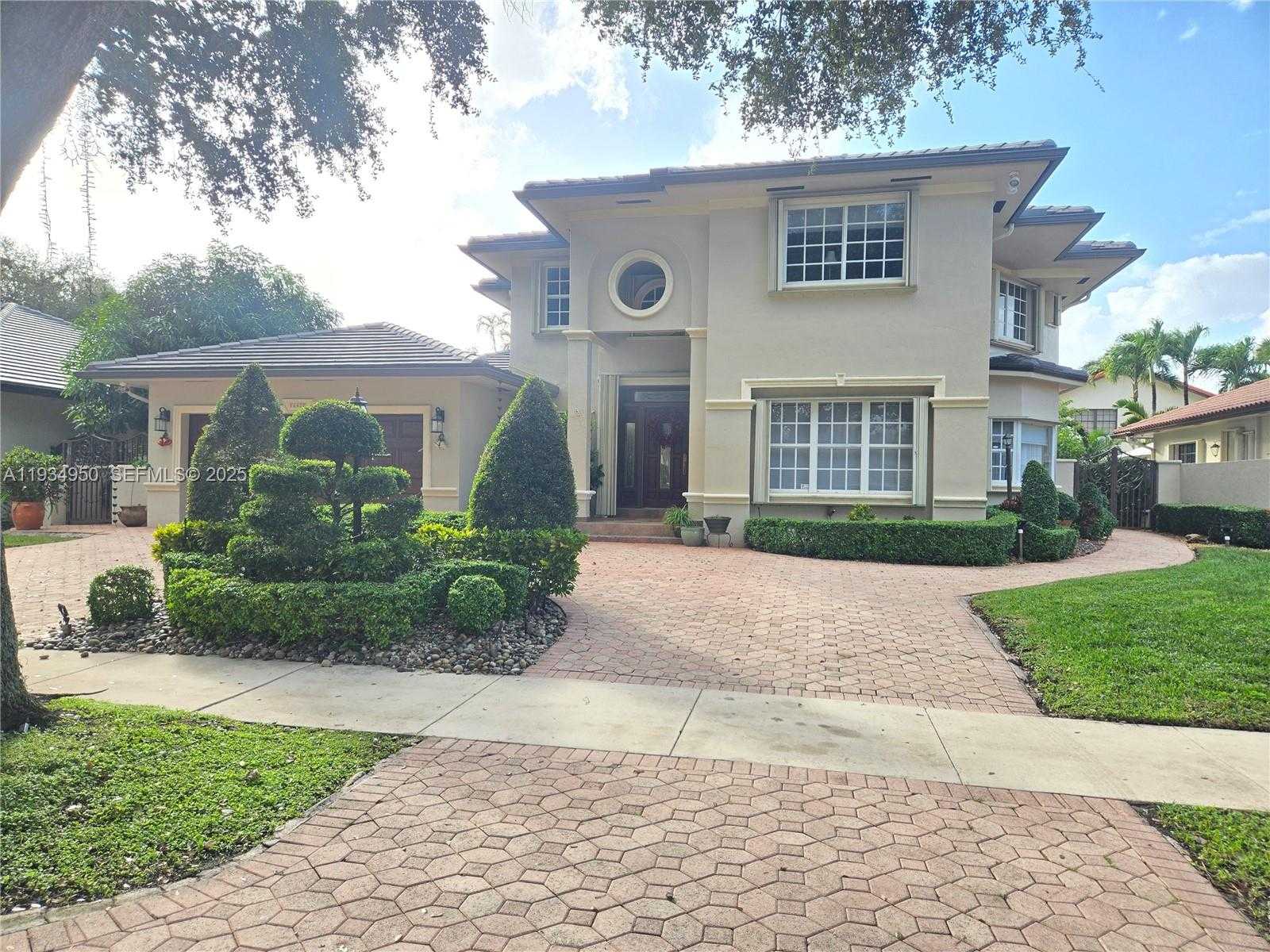 Small Image of 16422 NORTH WEST 83RD PL, Miami Lakes Number 1