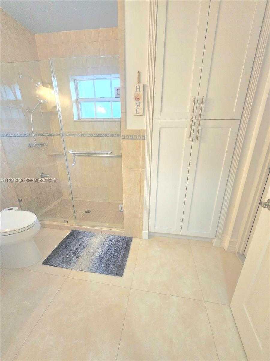 Small Image of 16422 NORTH WEST 83RD PL, Miami Lakes Number 33