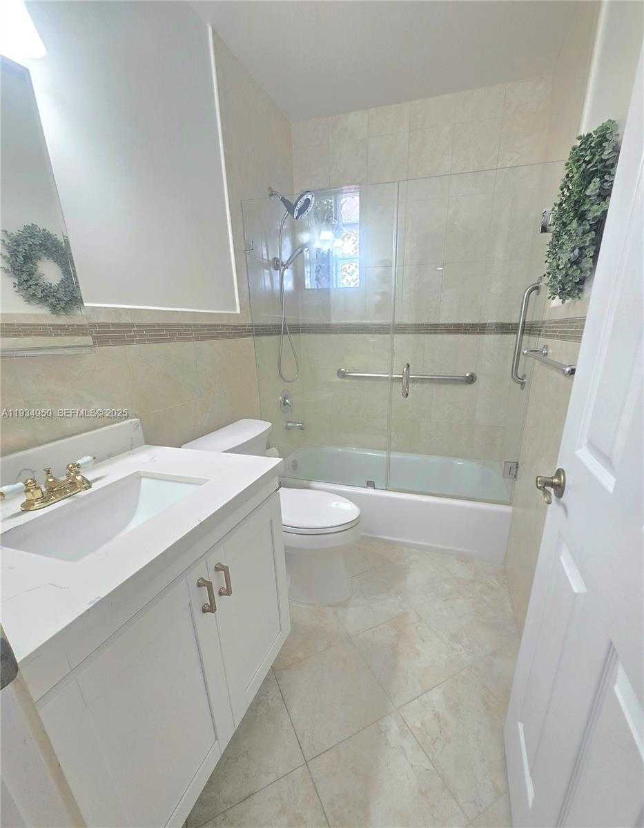 Small Image of 16422 NORTH WEST 83RD PL, Miami Lakes Number 39