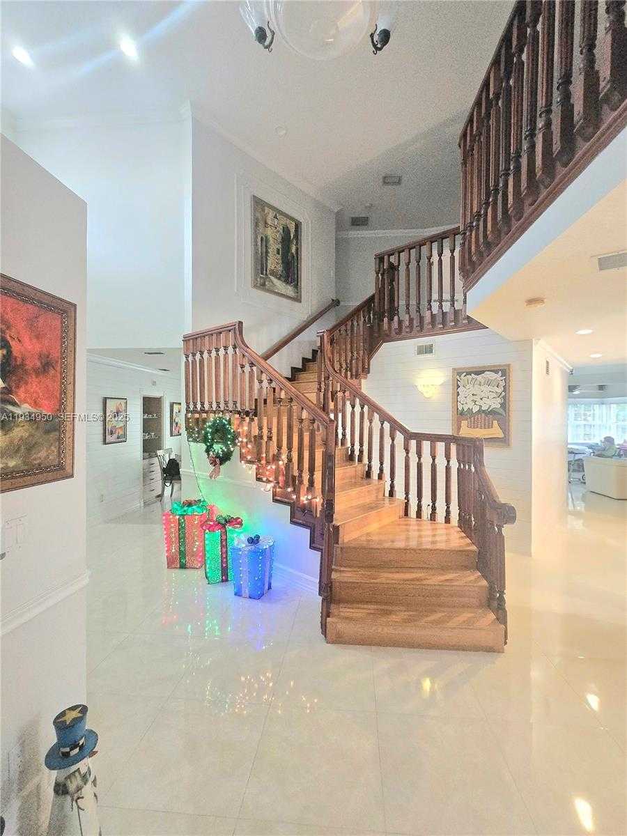 Small Image of 16422 NORTH WEST 83RD PL, Miami Lakes Number 4