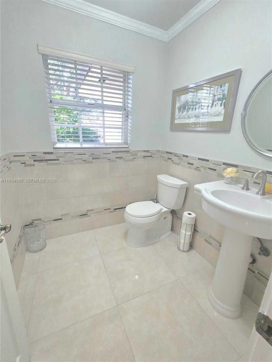 Small Image of 16422 NORTH WEST 83RD PL, Miami Lakes Number 47