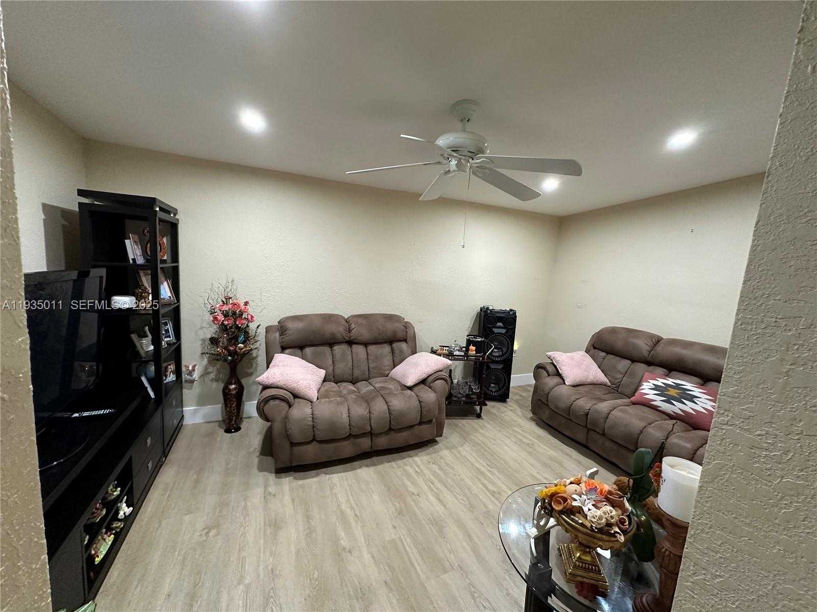 Small Image of 19360 SOUTH WEST 116TH AVE, Miami Number 5