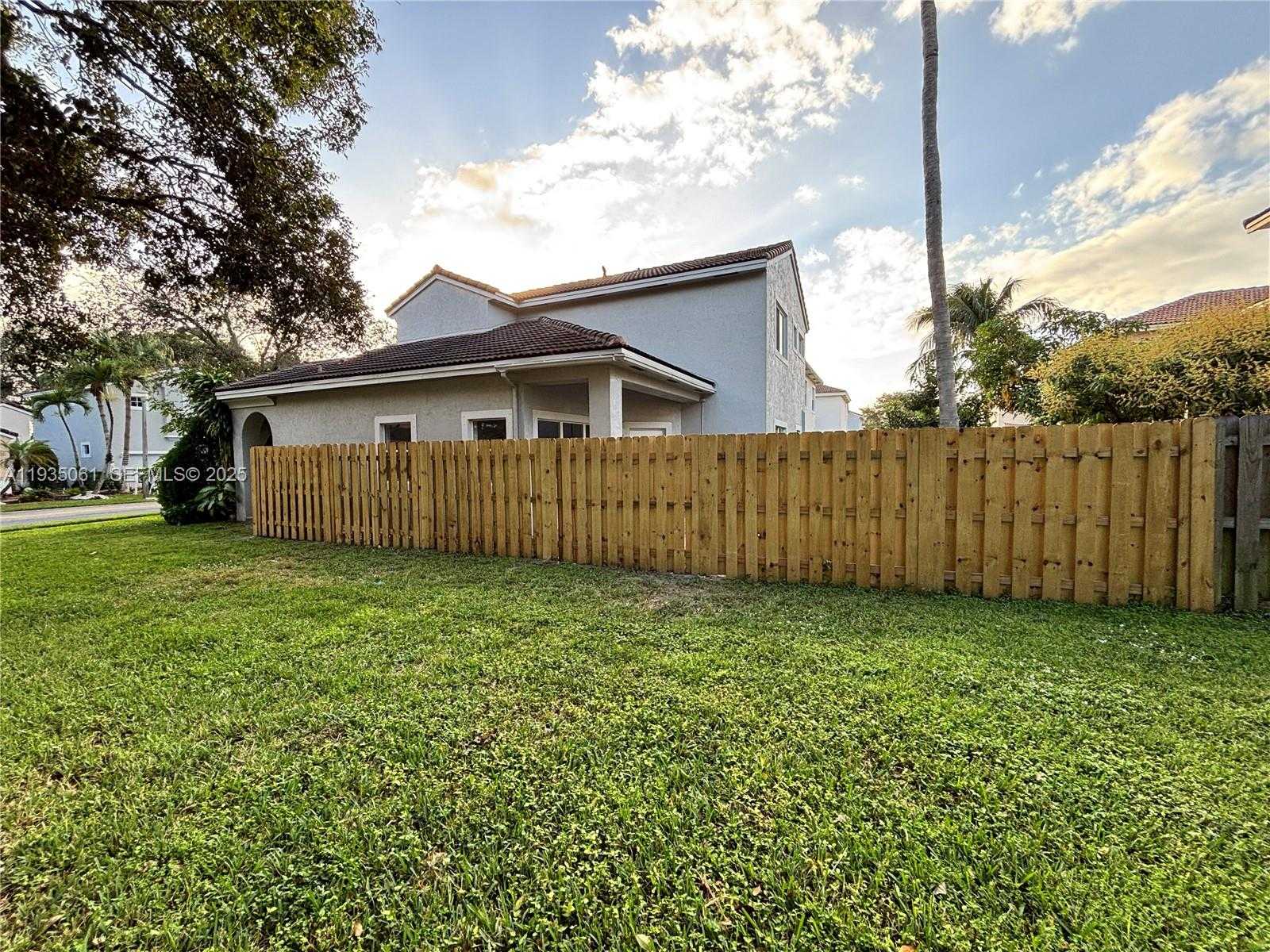 Small Image of 7459 NORTH WEST 17TH DR, Pembroke Pines Number 14