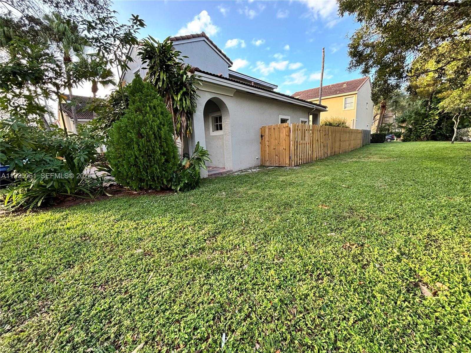 Small Image of 7459 NORTH WEST 17TH DR, Pembroke Pines Number 15