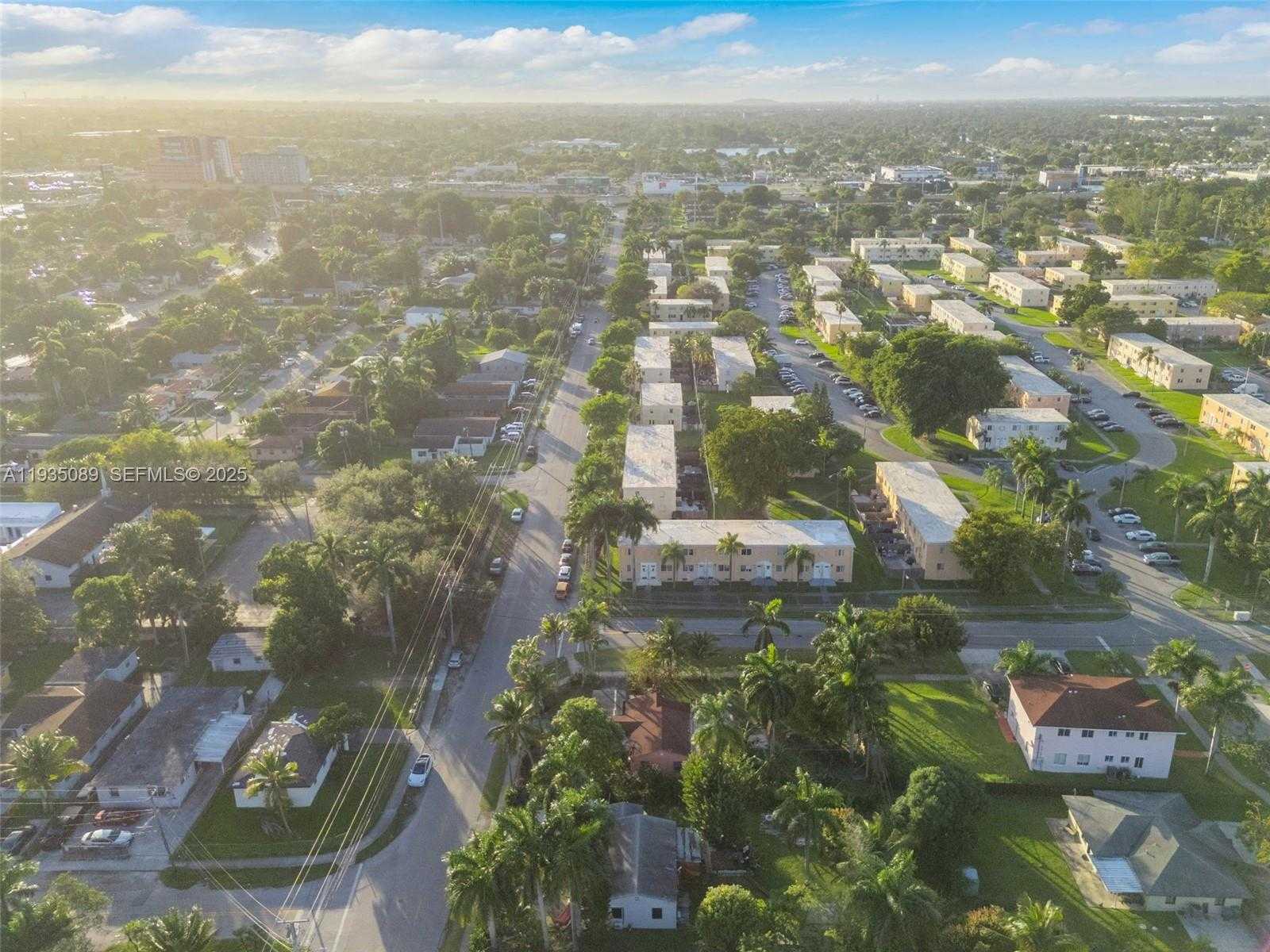 Small Image of 191 NORTH WEST 83RD ST, Miami Number 33