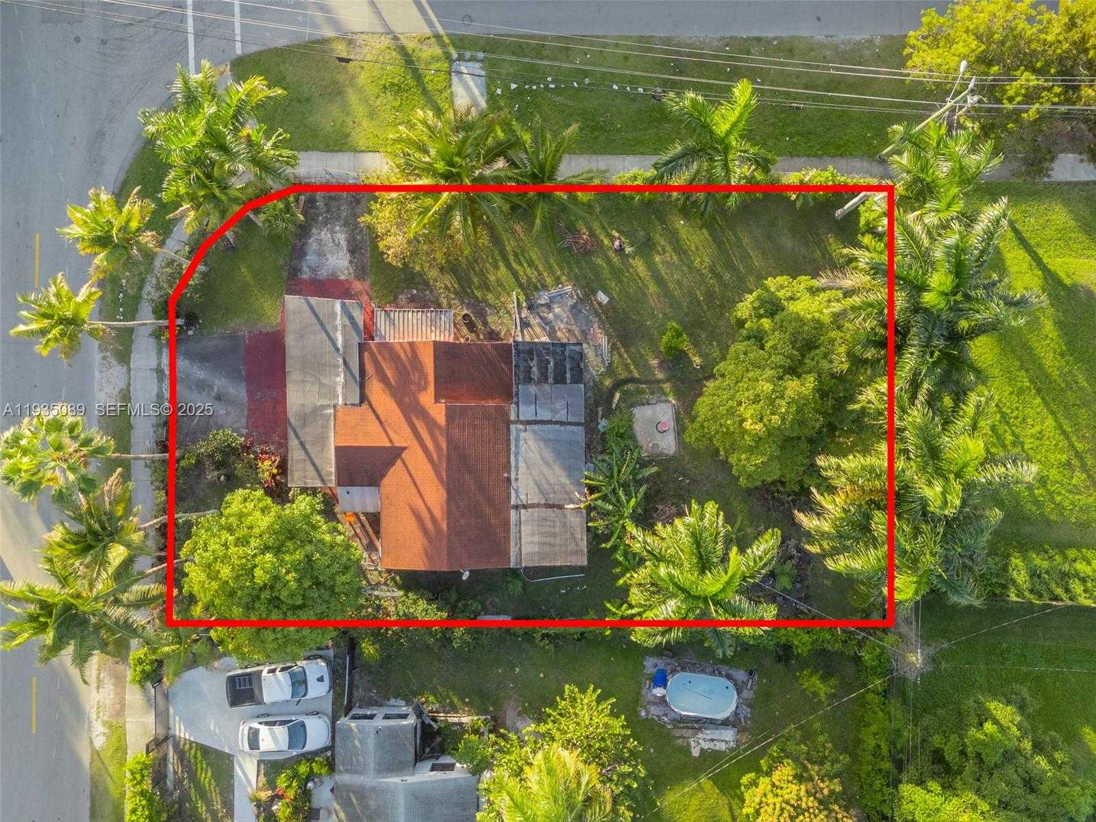Small Image of 191 NORTH WEST 83RD ST, Miami Number 34