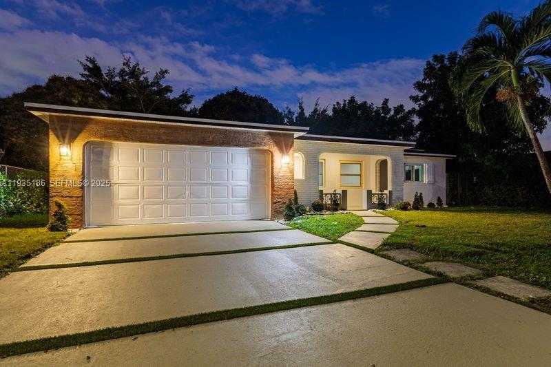 Small Image of 256 NORTH WEST 78TH TER, Margate Number 2