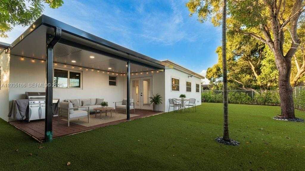 Small Image of 256 NORTH WEST 78TH TER, Margate Number 4