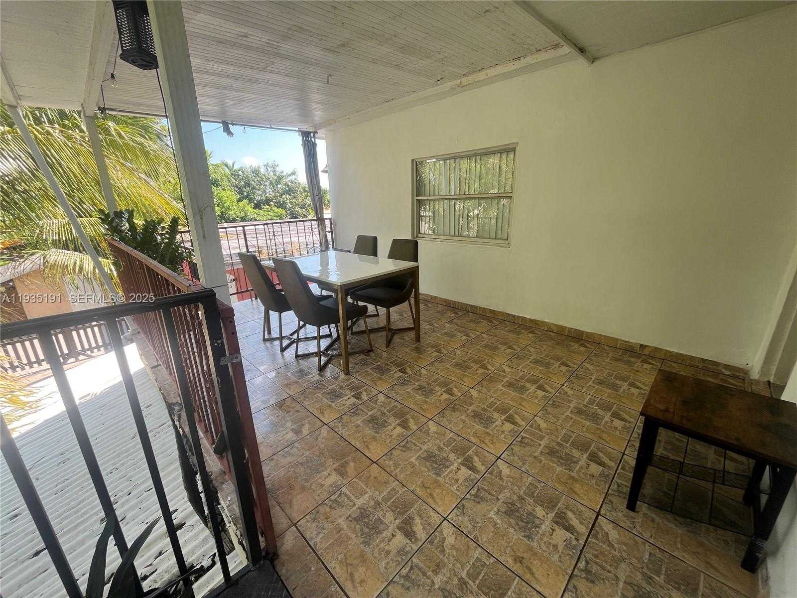 Small Image of 2757 SOUTH WEST 34TH AVE, Miami Number 4