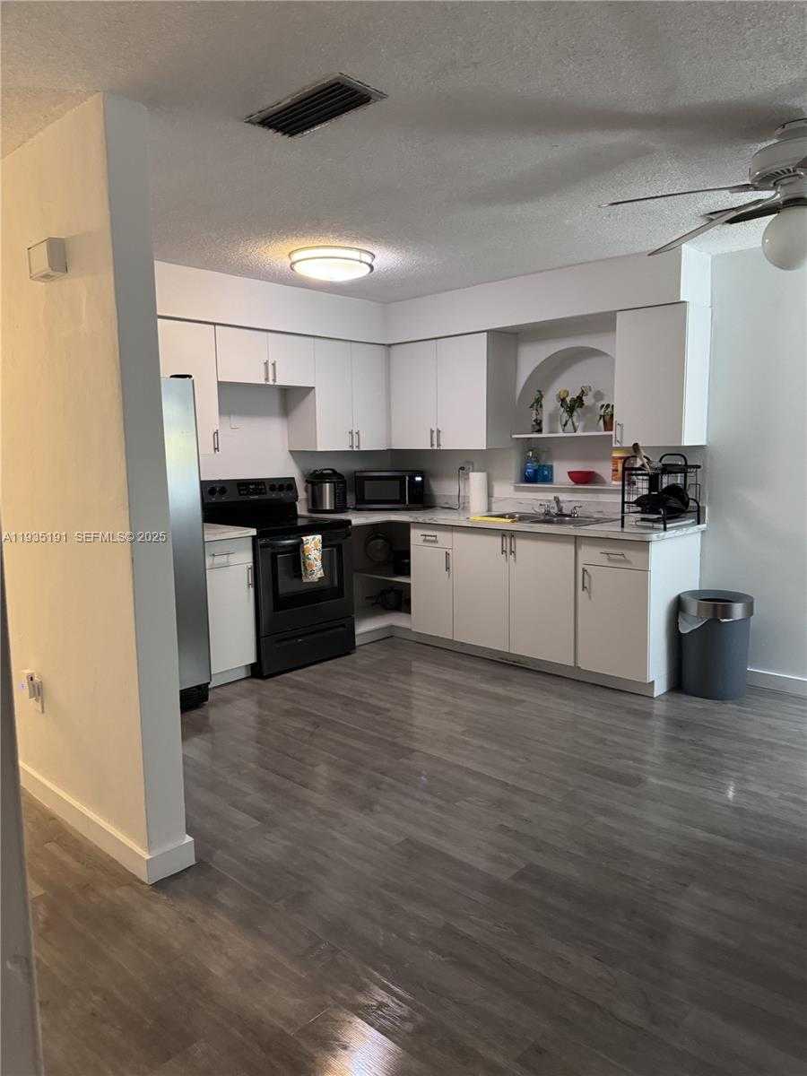 Small Image of 2757 SOUTH WEST 34TH AVE, Miami Number 6