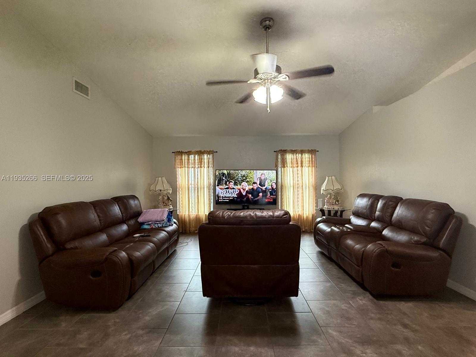 Small Image of 1046 BAYBERRY LOOP, Clewiston Number 2