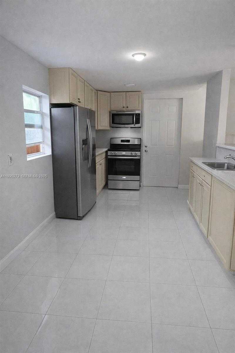 Small Image of 9407 NORTH WEST 4TH AVE, Miami Number 12