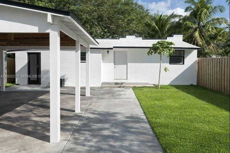 Small Image of 9407 NORTH WEST 4TH AVE, Miami Number 5