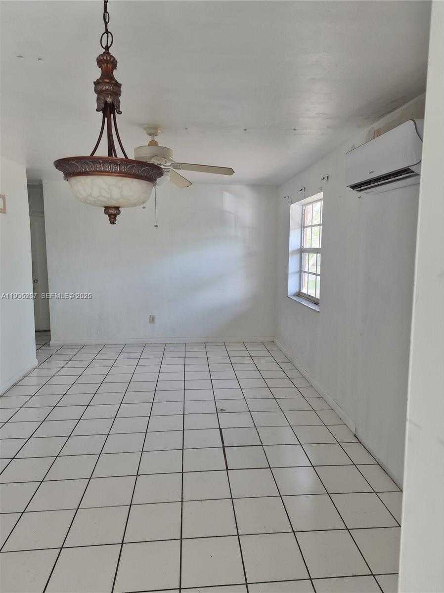 Small Image of 9201 SOUTH WEST 43RD TER, Miami Number 3