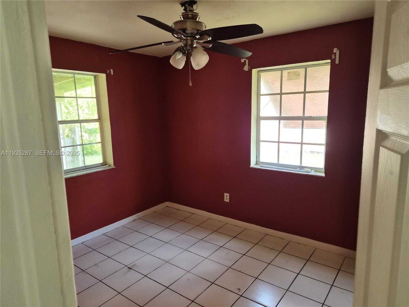 Small Image of 9201 SOUTH WEST 43RD TER, Miami Number 4