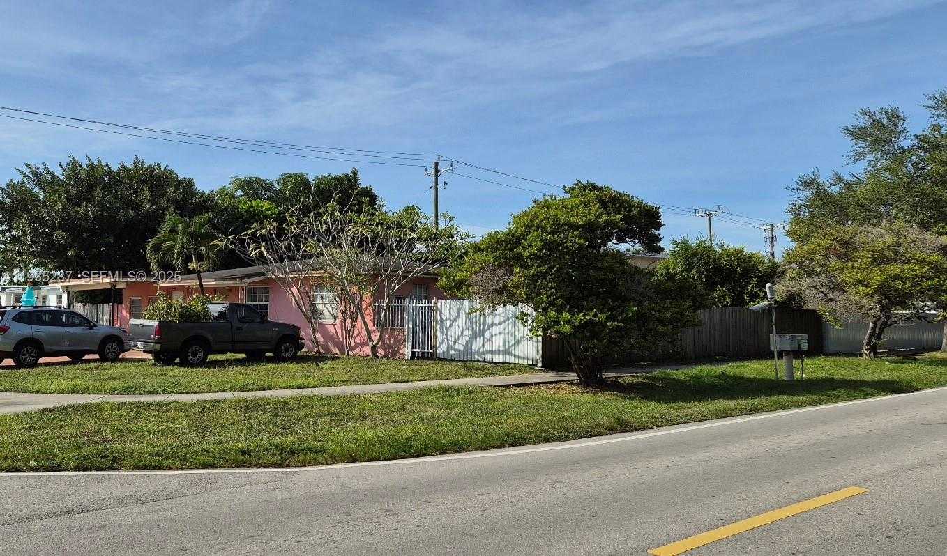 Small Image of 9201 SOUTH WEST 43RD TER, Miami Number 9