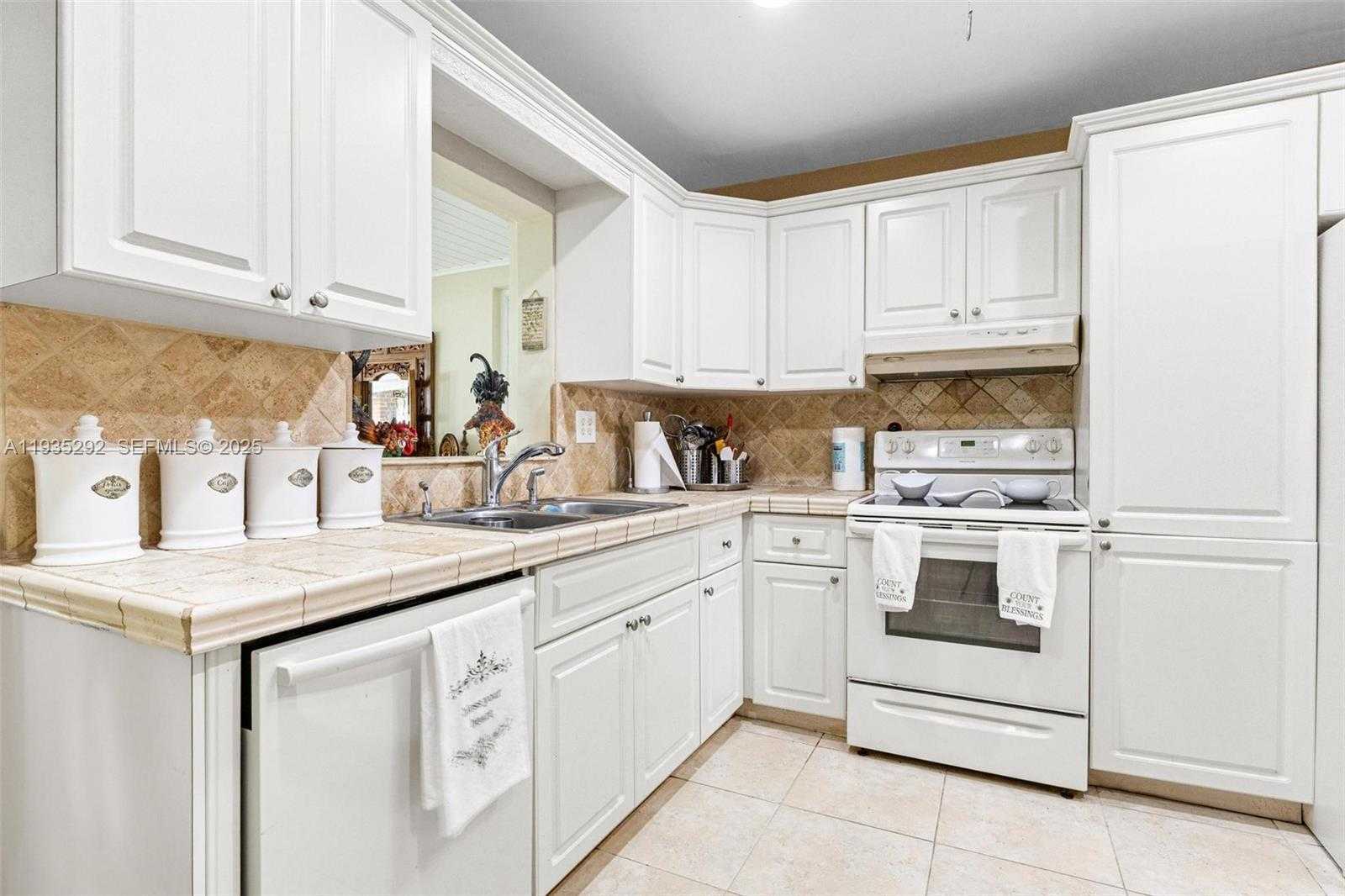 Small Image of 1172 SOUTH WEST 102ND CT, Miami Number 15