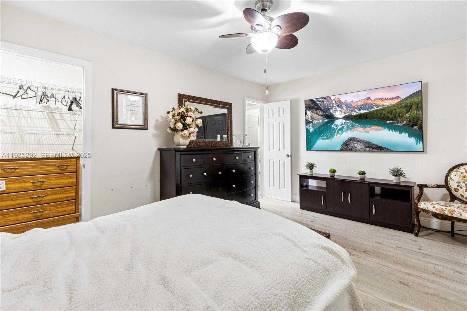 Small Image of 1172 SOUTH WEST 102ND CT, Miami Number 18