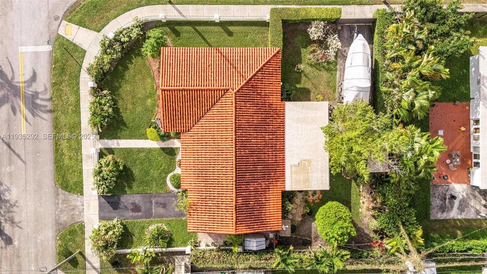 Small Image of 1172 SOUTH WEST 102ND CT, Miami Number 3