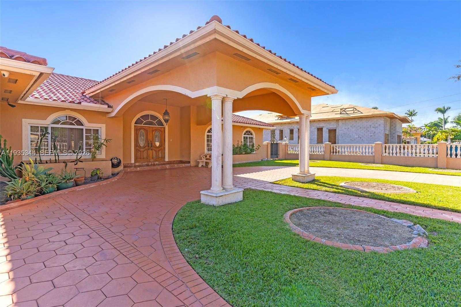 Small Image of 12700 SOUTH WEST 188TH ST, Miami Number 4