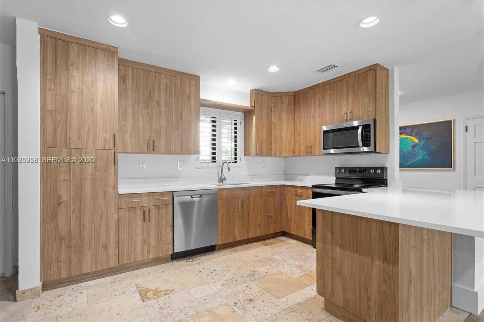 Small Image of 715 NORTH EAST 25TH AVE, Pompano Beach Number 5