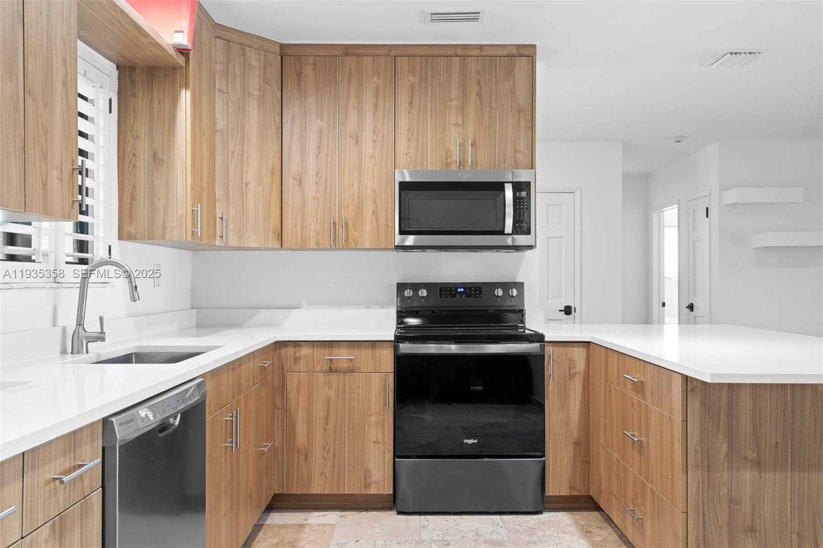 Small Image of 715 NORTH EAST 25TH AVE, Pompano Beach Number 7