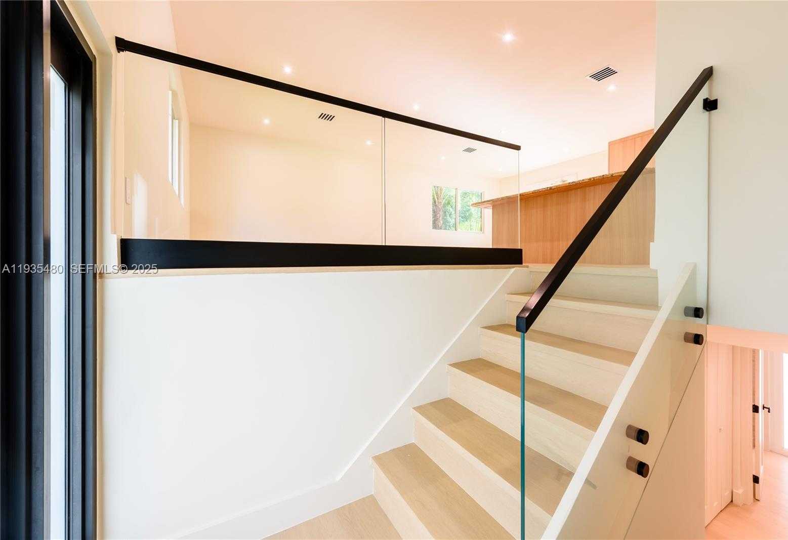 Small Image of 6250 SOUTH WEST 48TH ST, Miami Number 3