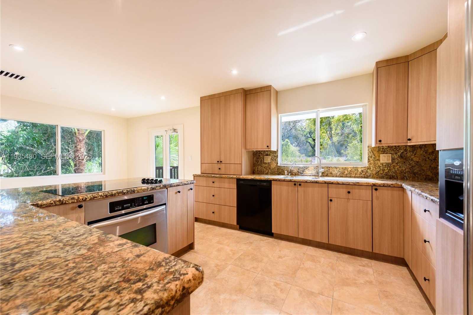 Small Image of 6250 SOUTH WEST 48TH ST, Miami Number 7