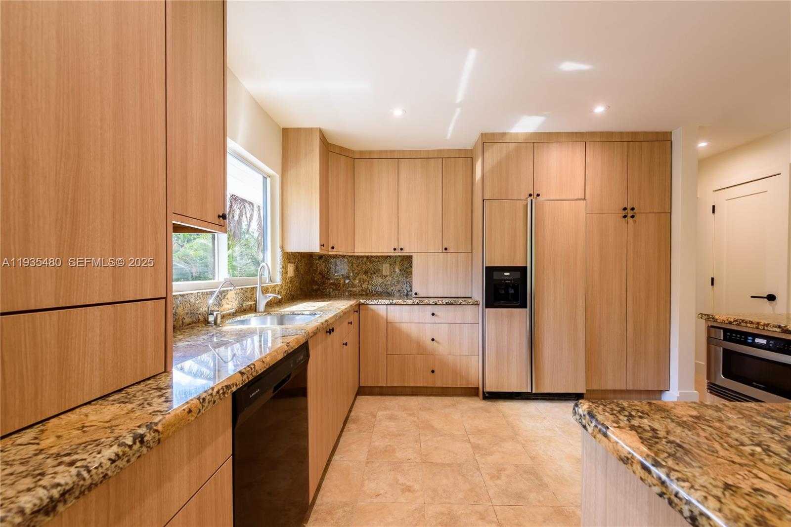 Small Image of 6250 SOUTH WEST 48TH ST, Miami Number 9