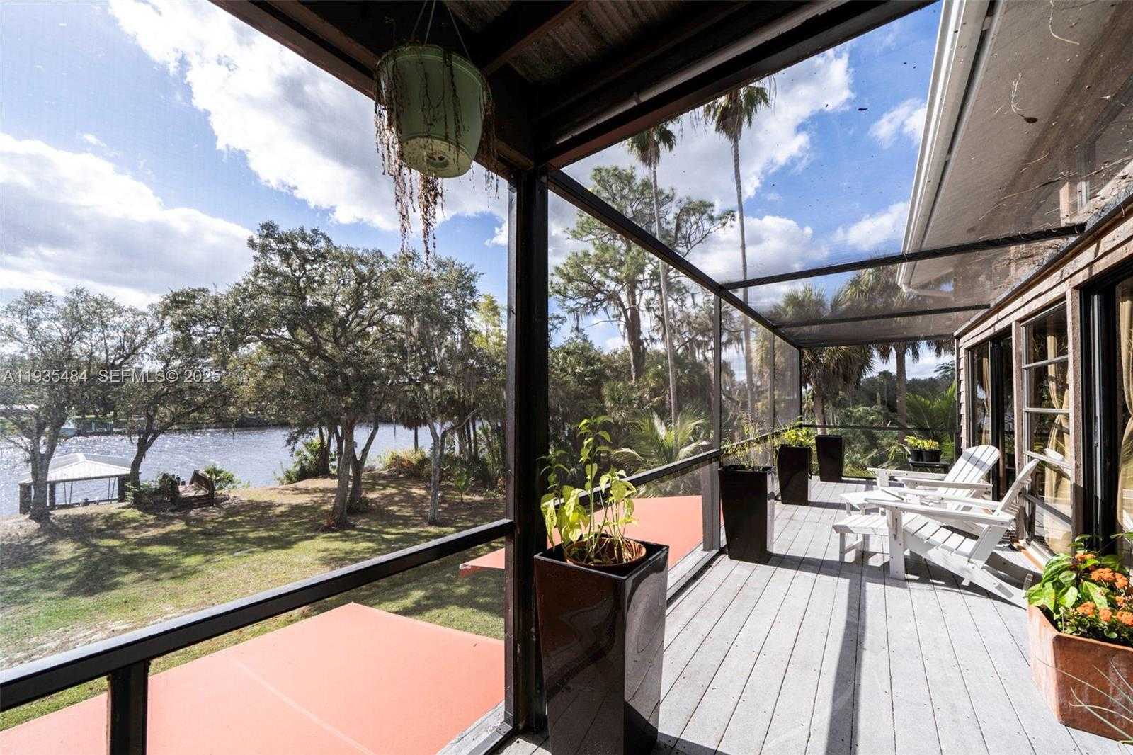 Small Image of 4359 CR 78, La Belle Number 18