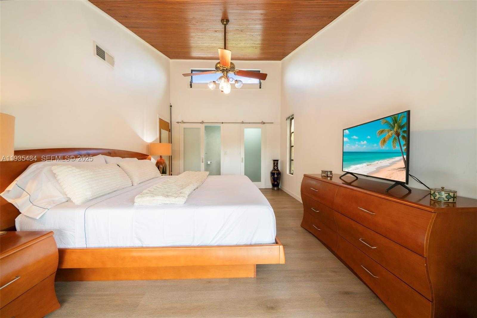 Small Image of 4359 CR 78, La Belle Number 21