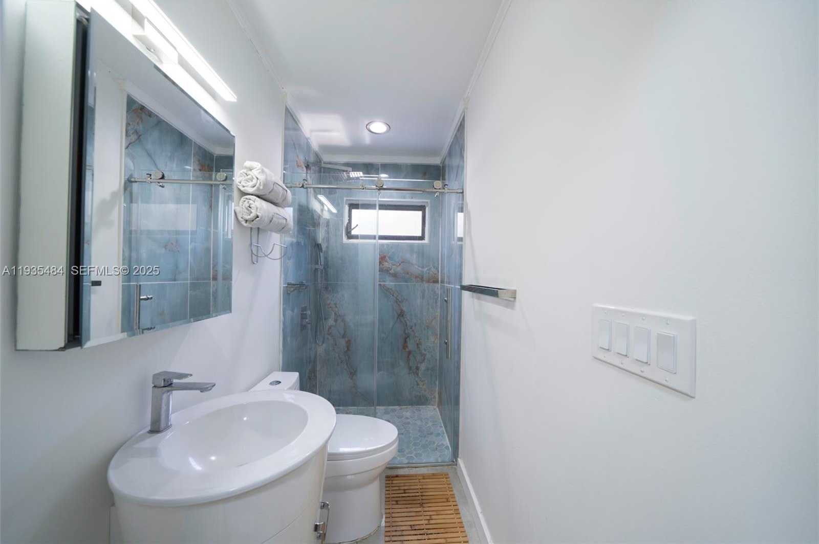 Small Image of 4359 CR 78, La Belle Number 30