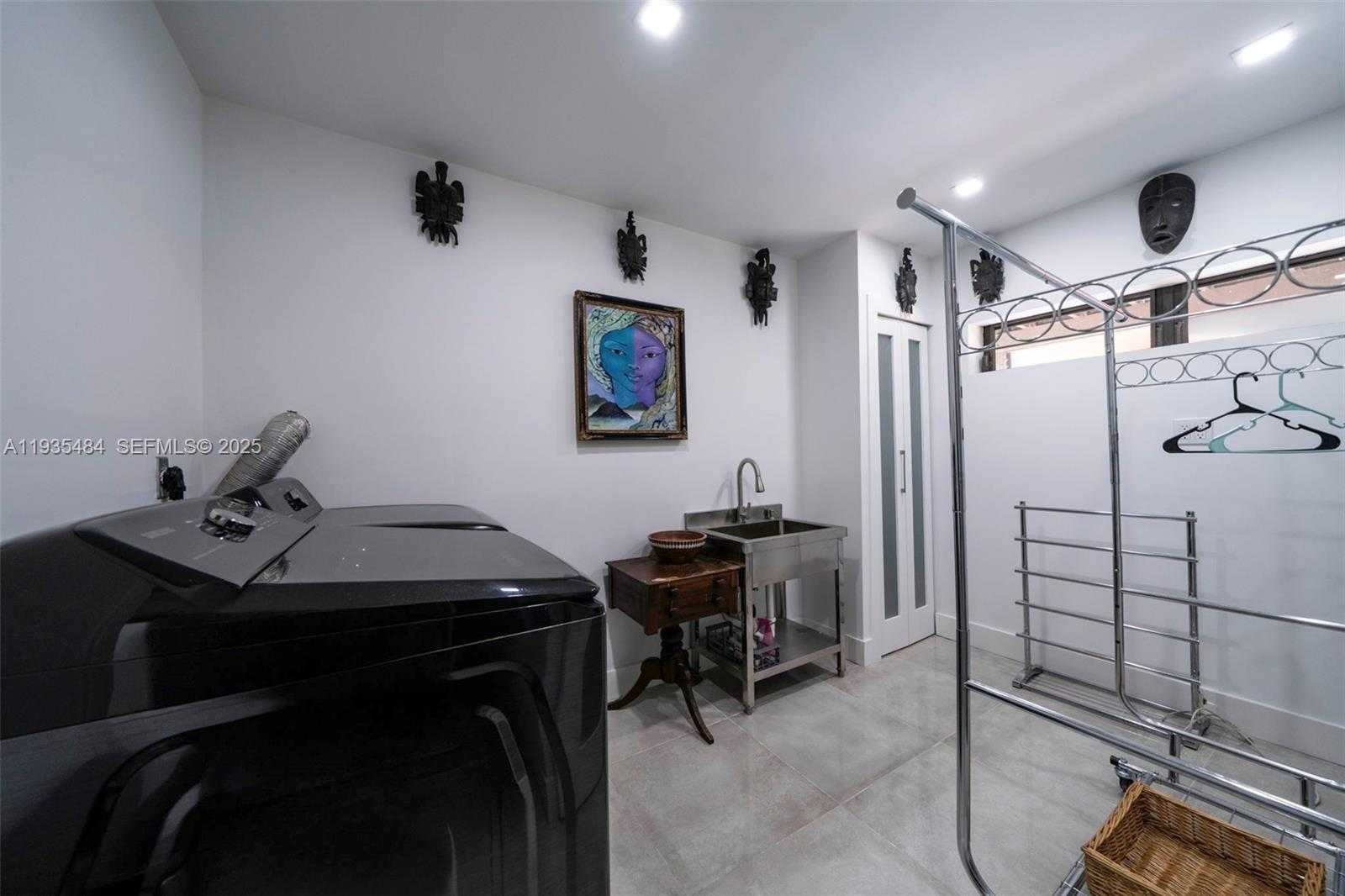 Small Image of 4359 CR 78, La Belle Number 32