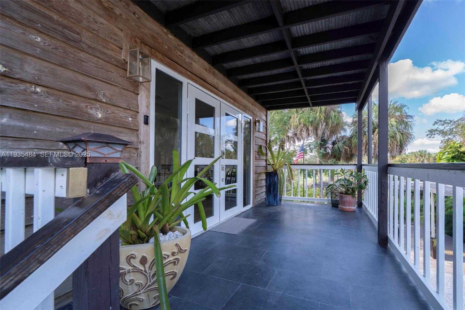 Small Image of 4359 CR 78, La Belle Number 4