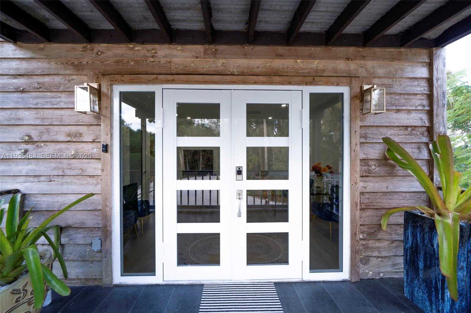 Small Image of 4359 CR 78, La Belle Number 5