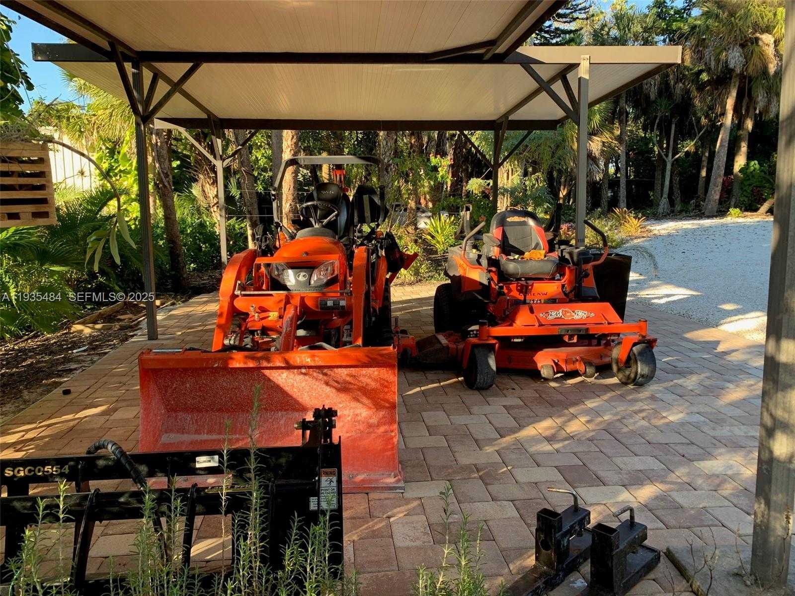 Small Image of 4359 CR 78, La Belle Number 54