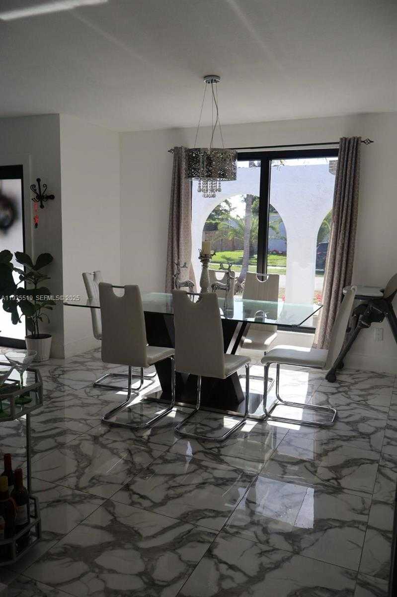 Small Image of 10801 SOUTH WEST 171ST ST, Miami Number 12