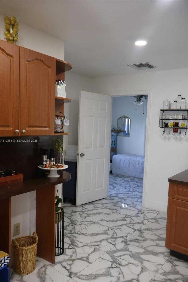 Small Image of 10801 SOUTH WEST 171ST ST, Miami Number 15