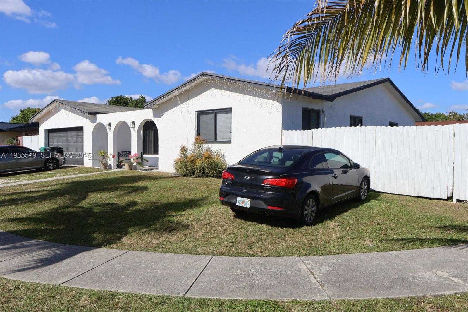 Small Image of 10801 SOUTH WEST 171ST ST, Miami Number 2