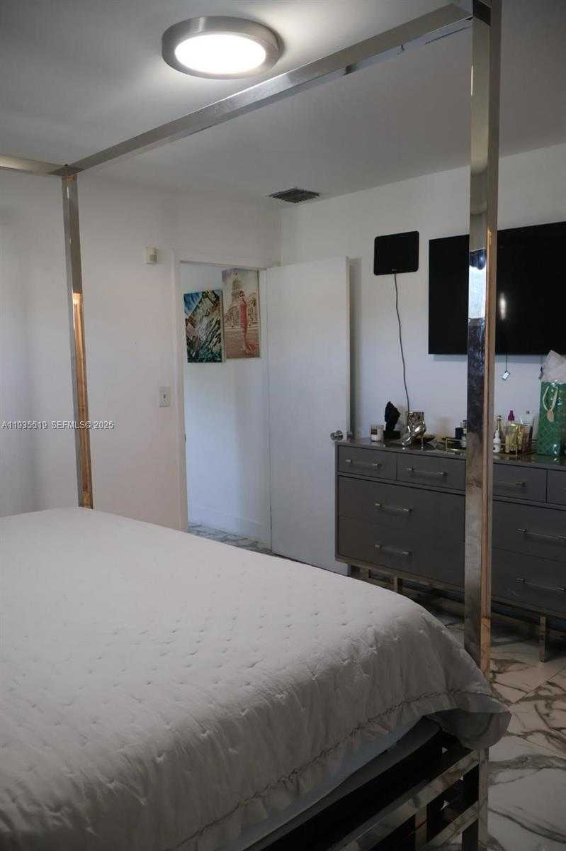 Small Image of 10801 SOUTH WEST 171ST ST, Miami Number 26